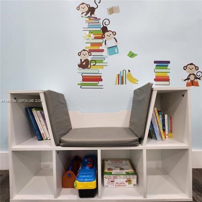 Building Photo - 950 Brickell Bay Dr