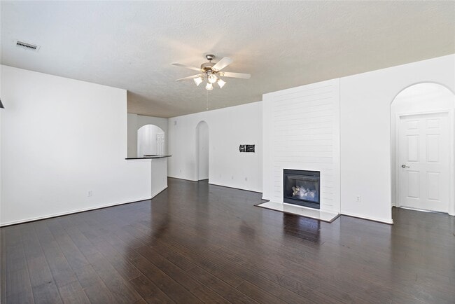Building Photo - 23307 W Pine Ivy Ln