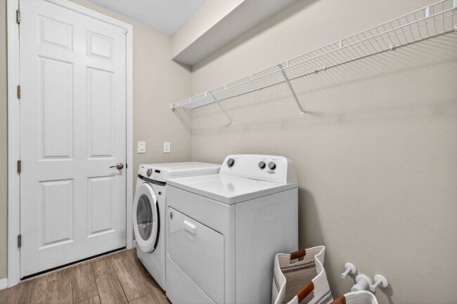 Building Photo - 14567 Edgewater Cir