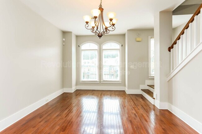 Building Photo - 1284 Jandras Ln SE