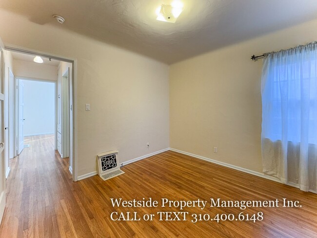 Building Photo - Charming Westside 2+2 Highly  Desirable Ma...