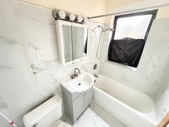 Building Photo - 6436 N Hamilton Ave