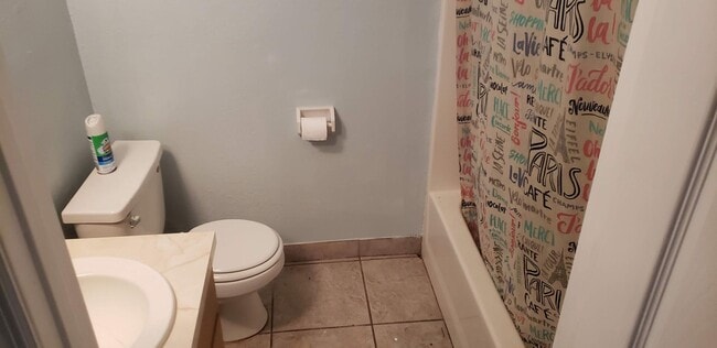 Building Photo - Room for rent. private bedroom with shared...