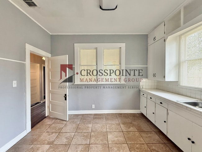 Building Photo - Tour Today! 3 Bedroom, 2 Bathroom House!