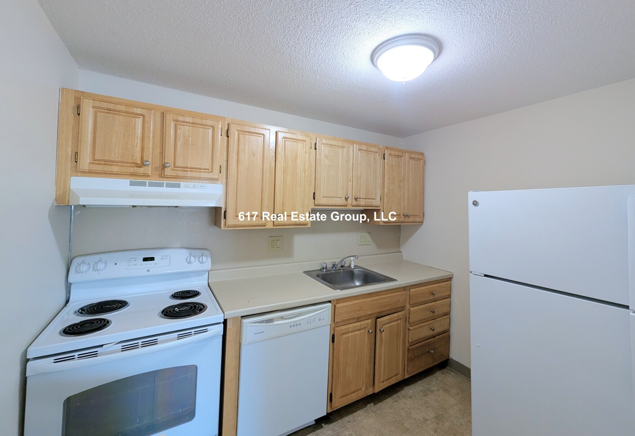 Building Photo - 122 Dustin St