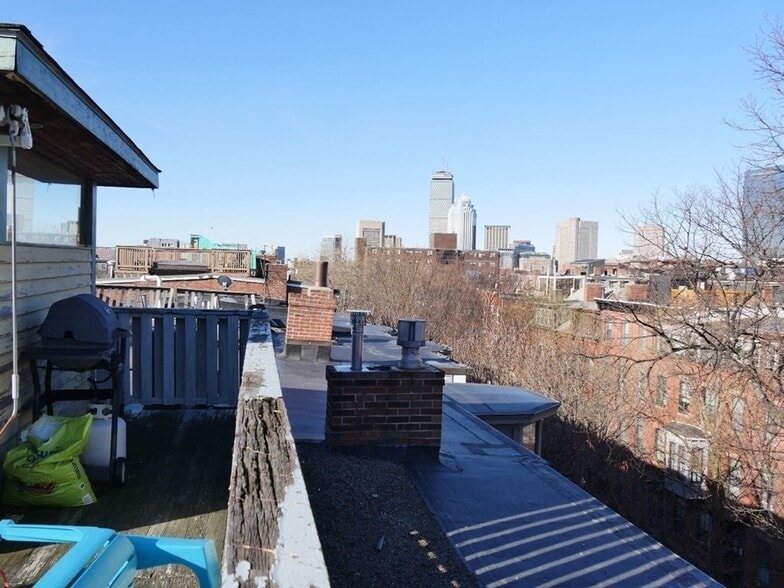 Building Photo - 45 E Springfield St