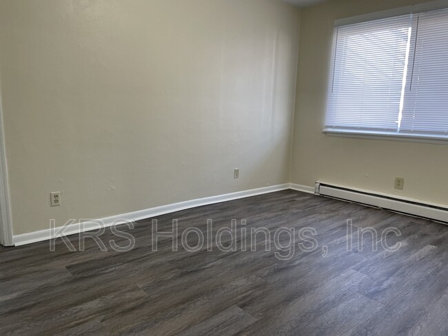 Building Photo - 611 W Ocean View Ave