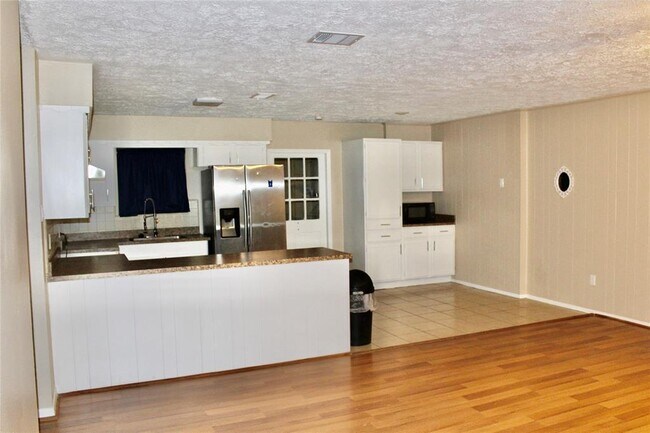 Building Photo - 17723 Mossforest Dr