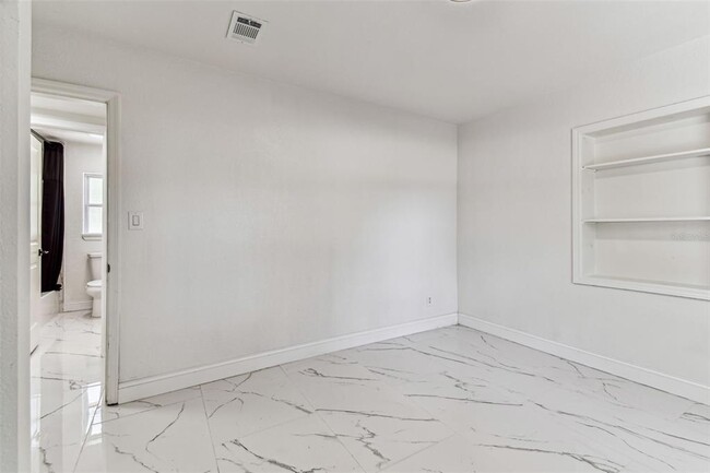 Building Photo - 4290 Neptune Dr SE