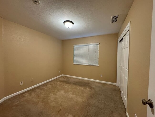 Building Photo - Beautiful 4 Bedroom Home with Solar – North Natomas