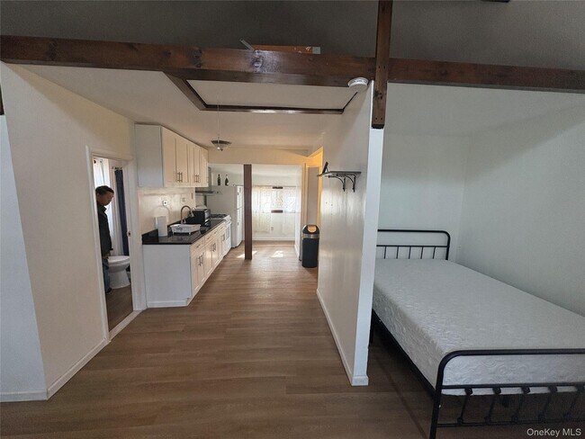 Building Photo - 1 Royal Acres Dr