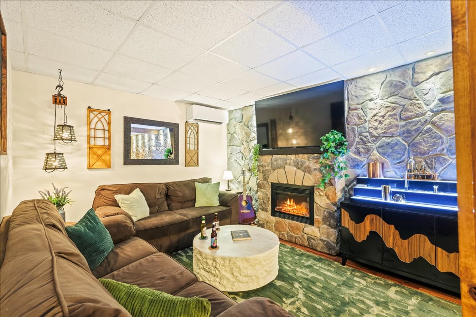 Building Photo - 194 Chapman Cir