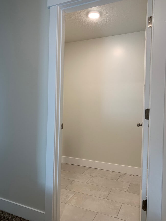 Building Photo - Riverstone