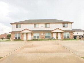 Building Photo - 4000 Doraine Ct