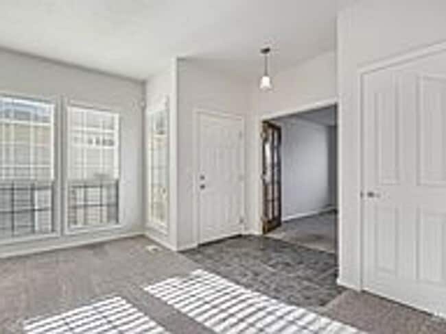 Building Photo - 3 bedroom 2 Bathroom home