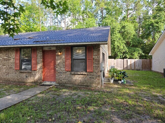Building Photo - 108 E Lakemont Dr