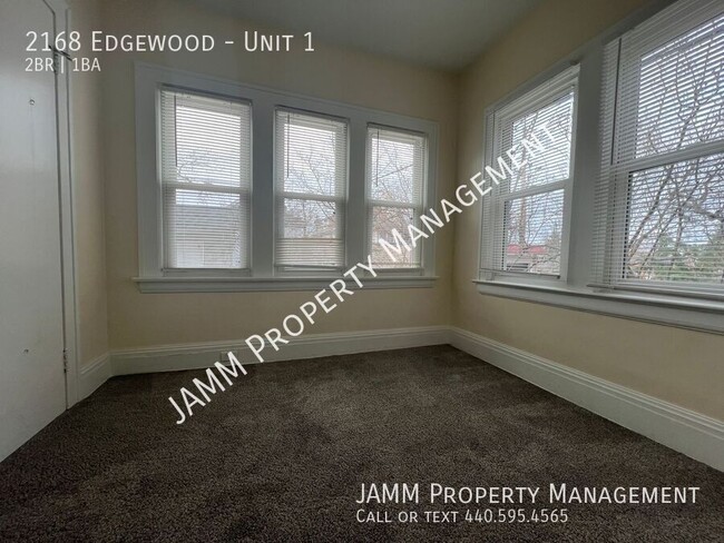 Building Photo - 2-Bedroom Duplex apartment in Cleveland He...