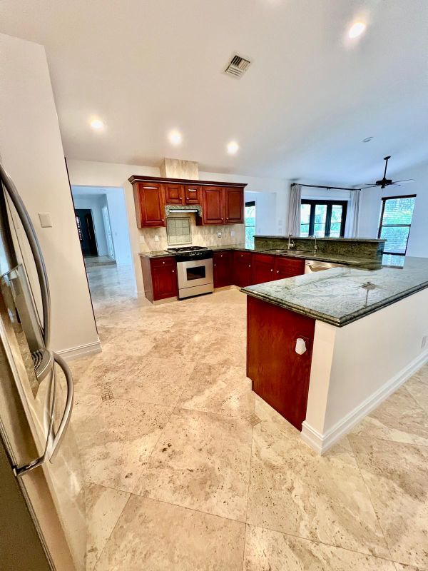 Building Photo - 6083 Vista Linda Ln