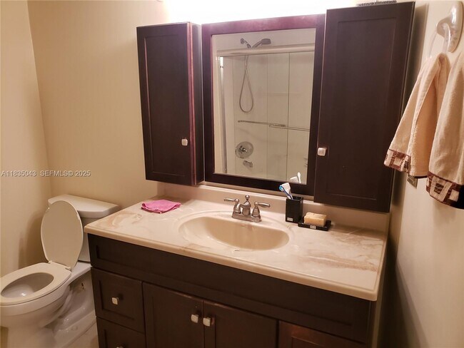 Building Photo - 100 Golden Isles Dr