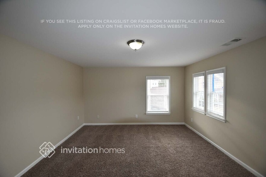 Building Photo - 335 Yellow Iris Rd SE