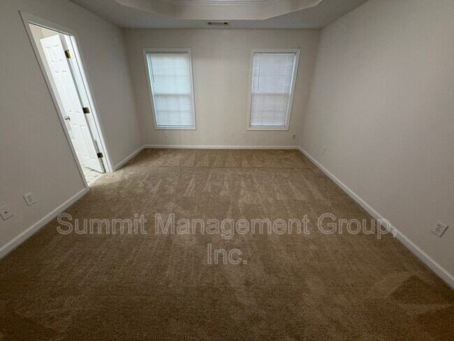 Building Photo - 155 Shadowbrook Trce