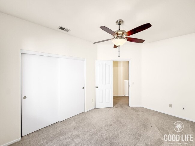 Building Photo - Modern 3-Bedroom Home with Backyard, Beaut...