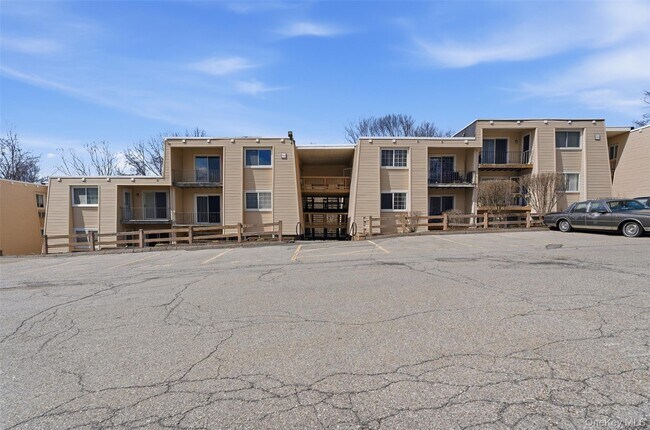 Building Photo - 614 Fox Run Ln
