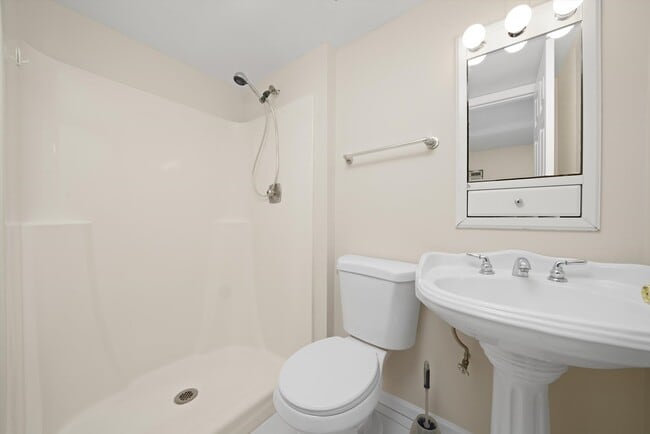 Building Photo - 7305 Tiffany Dr