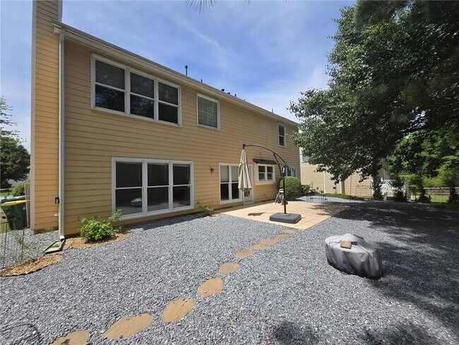 Building Photo - 10845 Glenbarr Dr