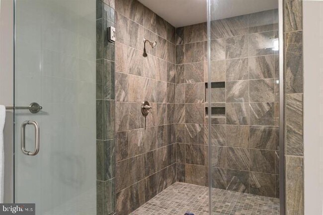 Building Photo - 1201 Regal Ln