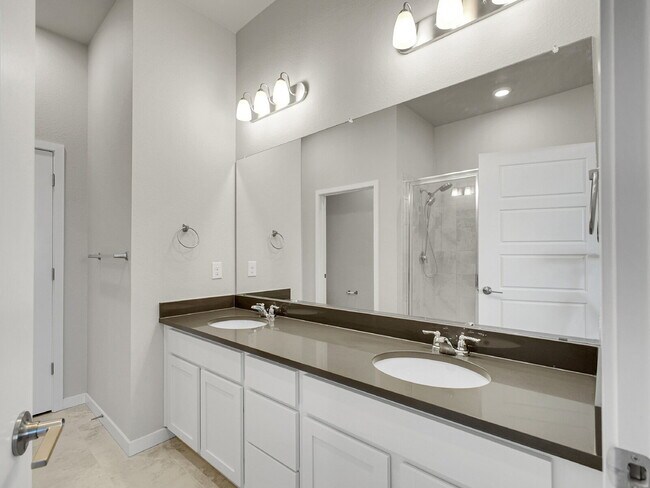 Building Photo - $2,195 - 2 Bed, 2 Bath Condo in Parker wit...