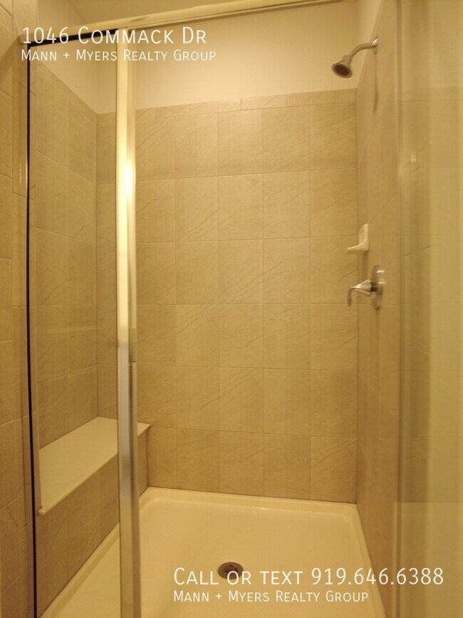 Building Photo - 1046 Commack Dr