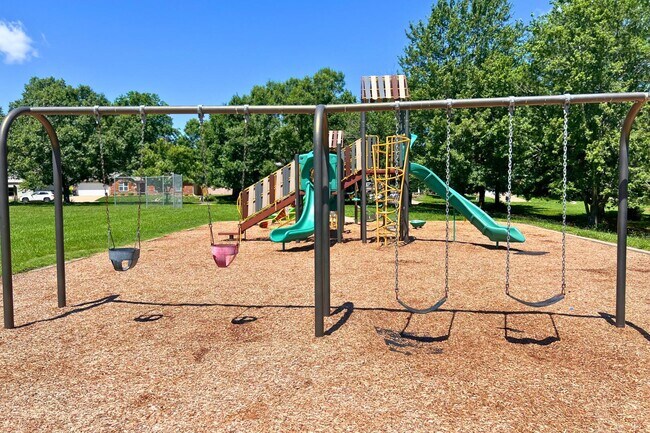 Building Photo - 2509 Hollyhock Dr