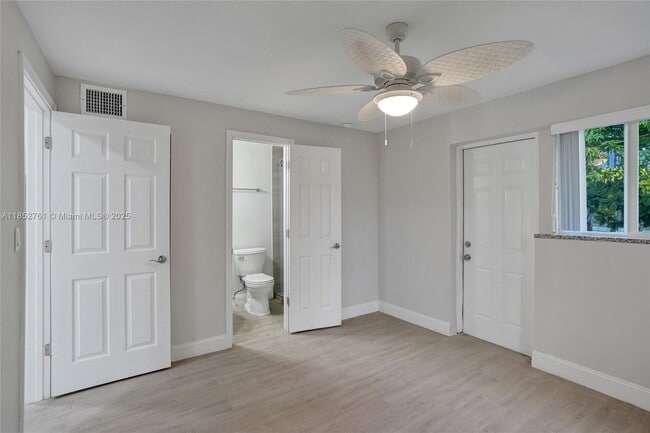 Building Photo - 3800 SW 58th Terrace