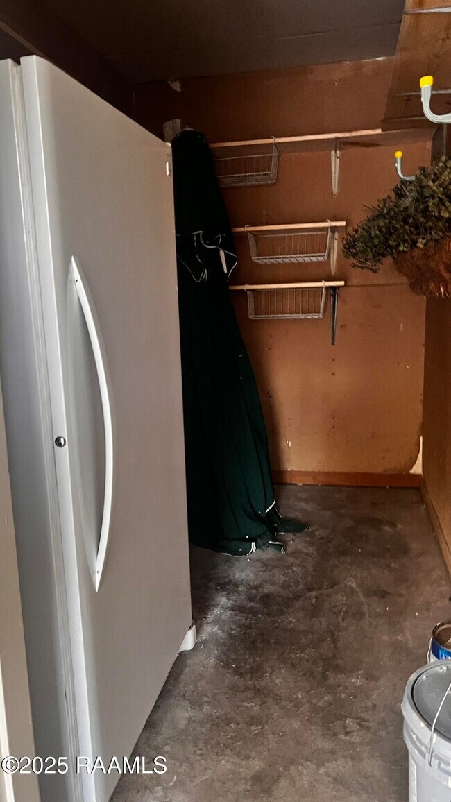 Building Photo - 119 Gayle Dr