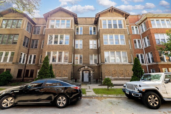 Primary Photo - 4722 S Ingleside Ave