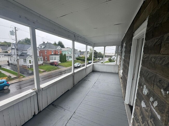 Building Photo - 125 Caroline Ave