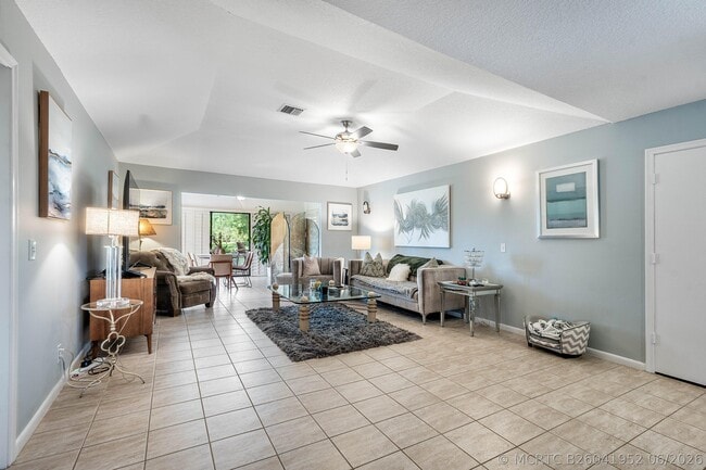 Building Photo - 6403 Eastpointe Pines St