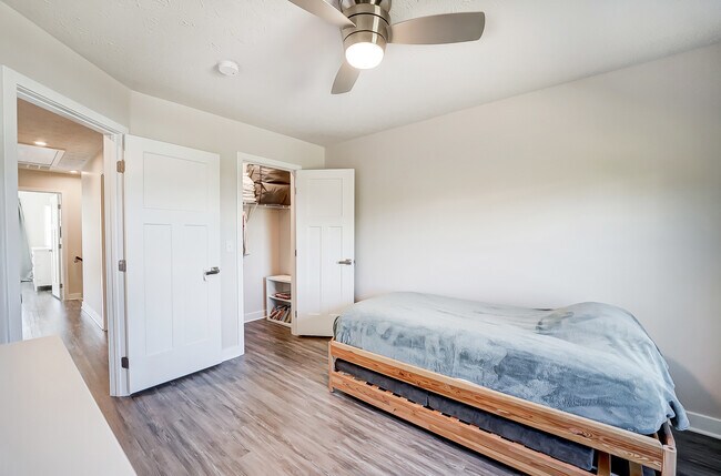 Building Photo - 7905 Pinnacle Point Dr