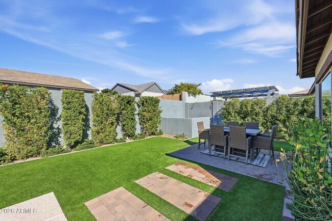 Building Photo - 4416 E Roy Rogers Rd