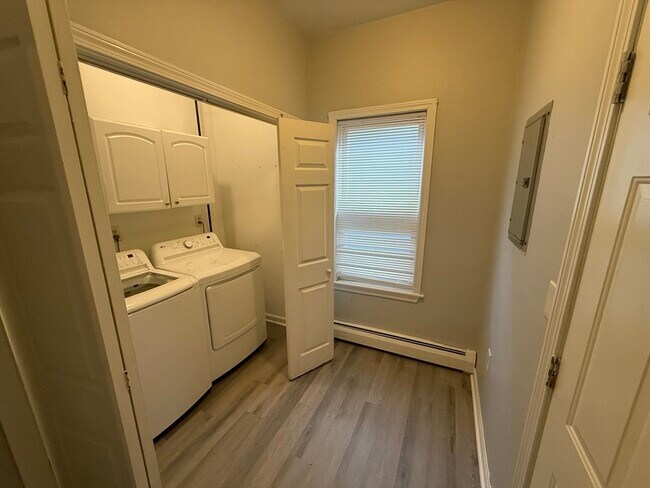 Building Photo - 61 Shurtleff St