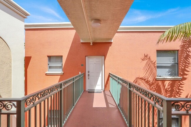 Building Photo - 1640 Presidential Way