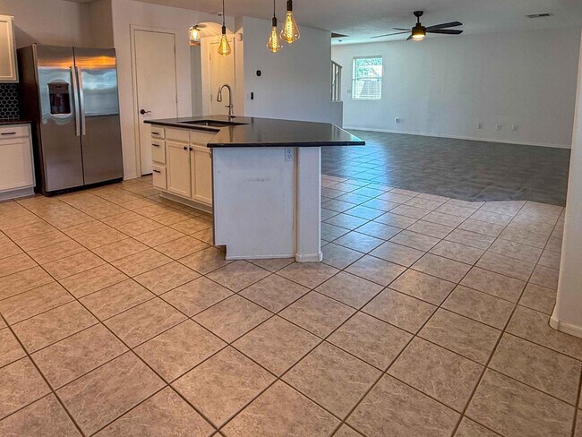 Building Photo - 3103 W Zachary Dr