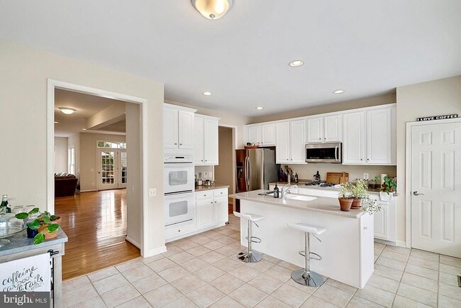 Building Photo - 4035 Timber Oak Trl