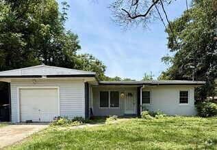 Building Photo - 4 bedroom in Jacksonville FL 32210