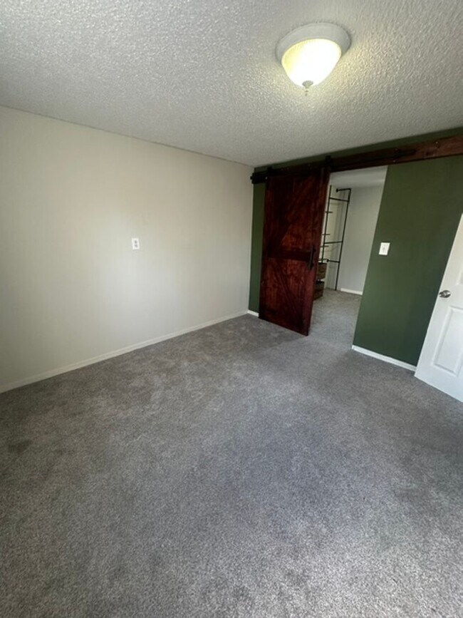 Building Photo - 7370 Sugarloaf Terrace