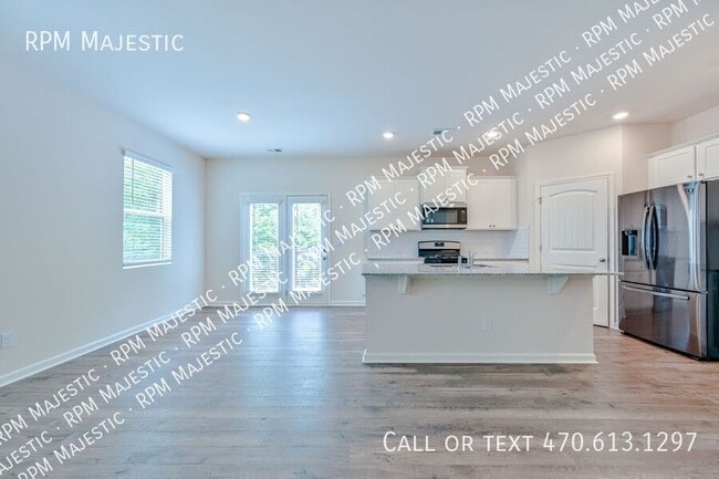 Building Photo - 853 Bentley Dr