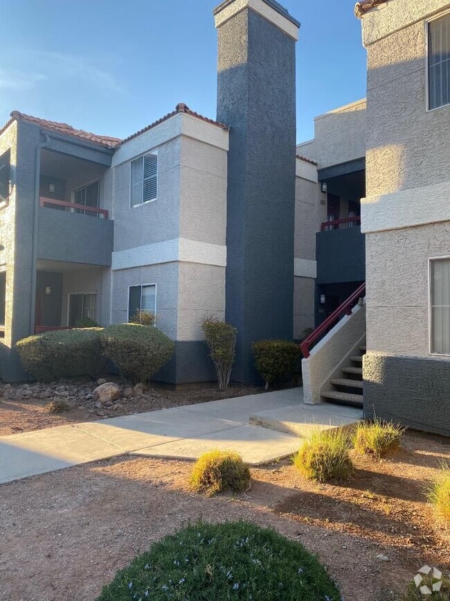Building Photo - CUTE REMODELED ONE BEDROOM UNIT IN GATED C...