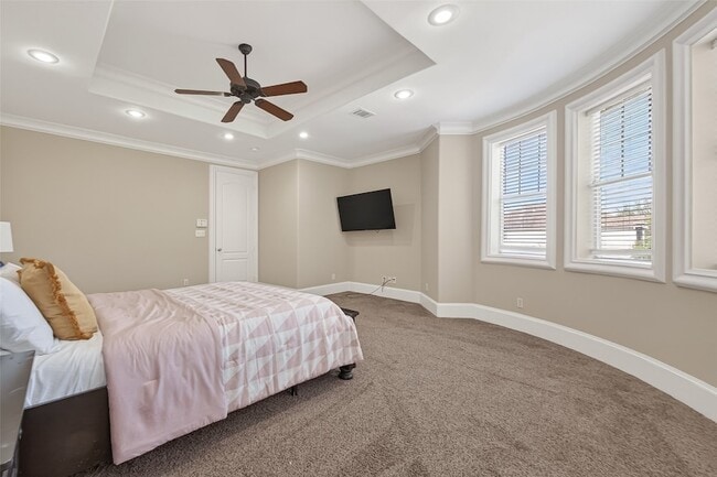 Building Photo - 105 Detering St