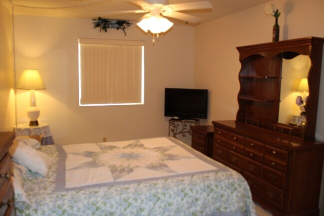 Building Photo - Long or Short Term Furnished Rental